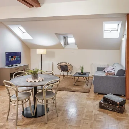 6 Continents By Adrez Apartment Prague