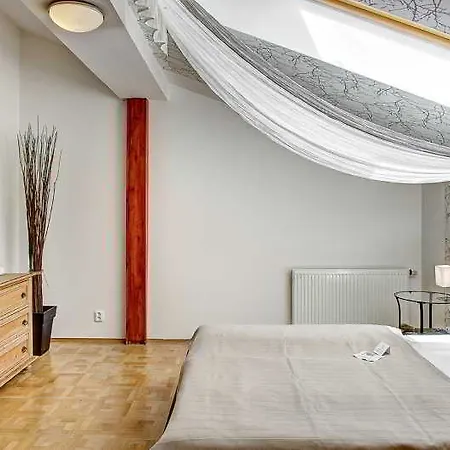 6 Continents By Adrez Apartment *