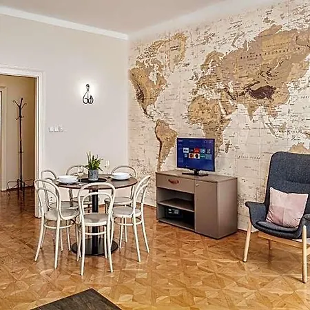 6 Continents By Adrez Apartamento *