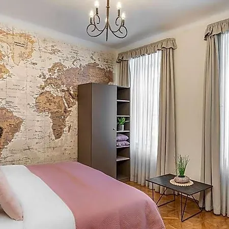 6 Continents By Adrez * Praga