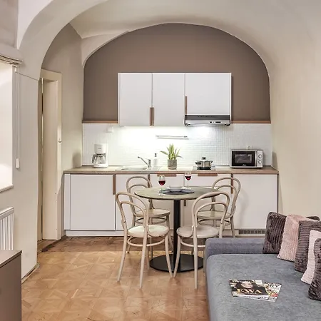 6 Continents Apartments By Adrez *